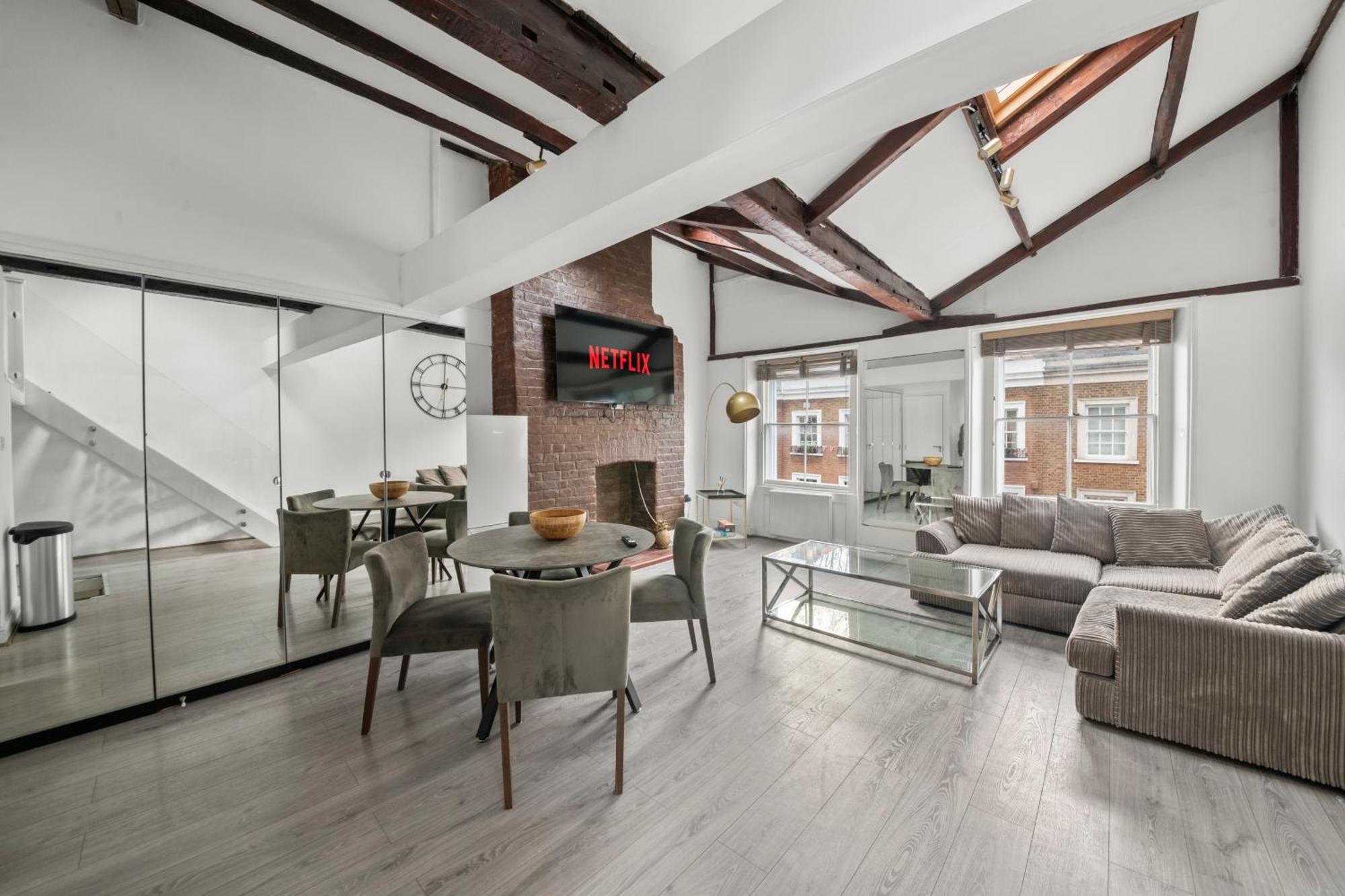 Sg, Duplex Knightsbridge By Harrods Apartment *